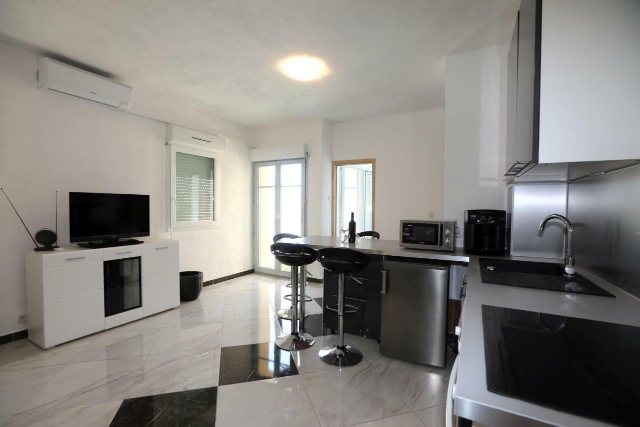 Apartmani Ivan V Relax โวดีเซ ภายนอก รูปภาพ